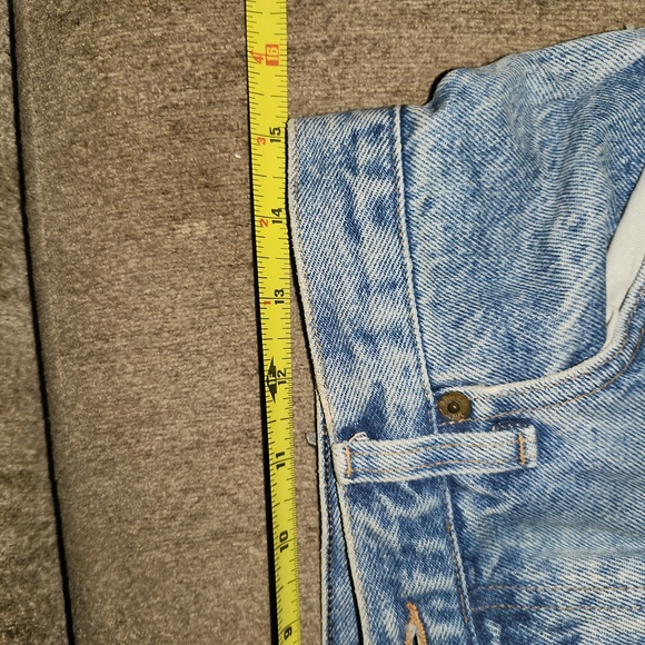 Authentic Vintage Armani Jeans Light Blue Relaxed Fit - Picture 9 of 11